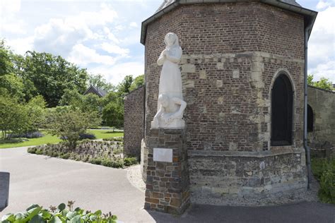Voeg je eigen gadgets toe aan deze pagina! Oorlogsmonument Hoensbroek - Hoensbroek - TracesOfWar.nl