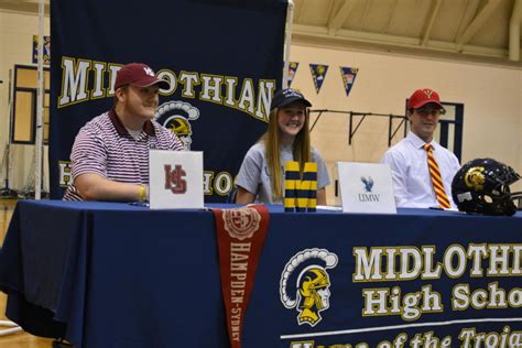 Vmhockey.se är sveriges största guide till hockey vm i lettland 2021. Six Midlo Athletes Sign Letters of Intent - Midlo Scoop