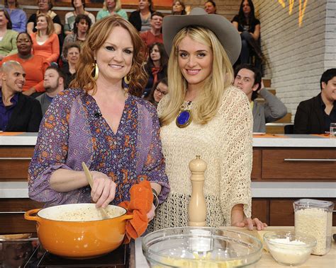 Chocolate chips, pecans, baking soda. Try 'The Pioneer Woman' Ree Drummond's Fried Chicken ...