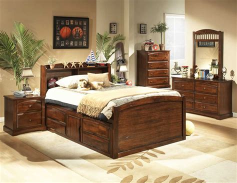 These complete furniture collections include everything you need to outfit the entire bedroom in coordinating style. Distressed cherry bedroom set HE827 | Kids Bedroom