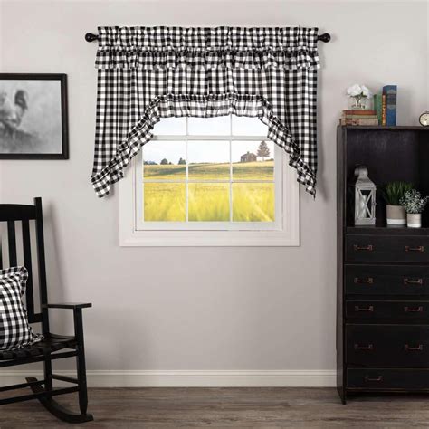 Decorate Your Windows With A Touch Of Classic Farmhouse Style With