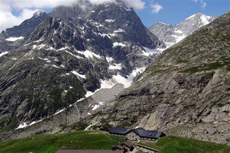 Les Refuges Du Tour Du Mont Banc 2020 Trekking Mont Blanc