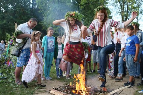 Многие народы делили год на две половины — светлую и темную, теплую и холодную, летнюю и зимнюю. Як львів'яни святкували Івана Купала - Львів Vgorode.ua