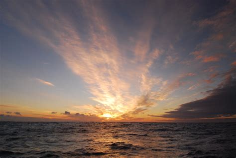 Dawn Sky Sea Ocean Sunset Sunrise Sky Clouds Wallpaper 3872x2592
