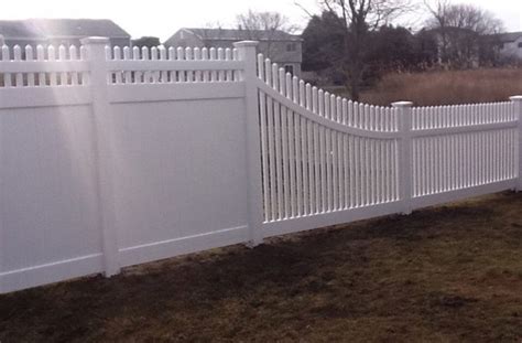 6 Foot With Top Transitioning To 4 Foot Picket Fence In Fairfield Ct
