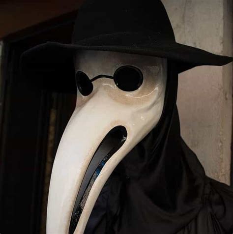 13 Fascinating Facts About Medieval Plague Doctors Page 3