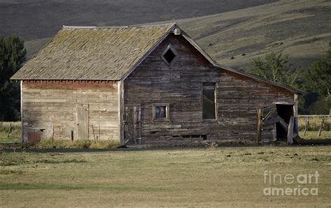 Old Barn Near Burns Oregon Photograph By Kevin Felts