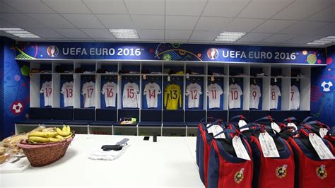 Hrvatska) หรือชื่อทางการว่า สาธารณรัฐโครเอเชีย ( อังกฤษ: เชียร์สดบอลยูโร 2016 นัดสุดท้ายกลุ่ม D เช็ก - ตุรกี ...