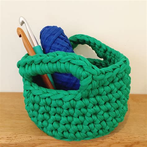 Easy Crochet Basket Pattern By Hollypips Easy Crochet Basket Pattern