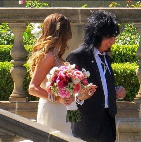 Rockin Groom Nikki Sixx Marries Courtney Bingham By Jenny Depper 14 Hours Ago Yahoo Celebrity