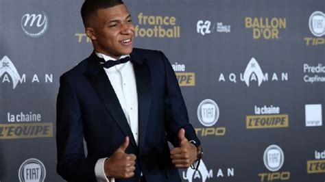 Born in the capital in 1998 and raised in a sporting family in the parisian suburb of bondy, kylian mbappé first joined the french national football . Kylian Mbappé: 'Ik heb hem gefeliciteerd toen hij voor ...