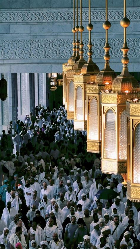 Gambar Orang Sembahyang Di Masjid