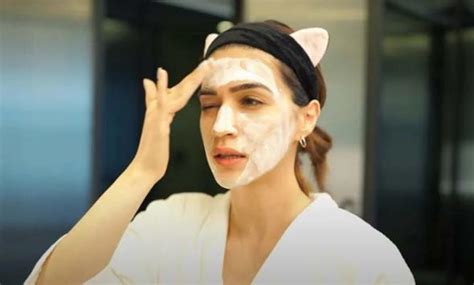 Watch Kriti Sanon Reveals Her ‘morning Skincare Routine Gossip Herald