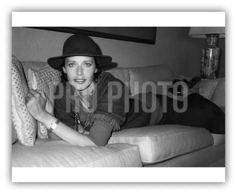 SEXY DUTCH ACTRESS Sylvia Kristel 1982 Lays On Couch Black Hat Rare