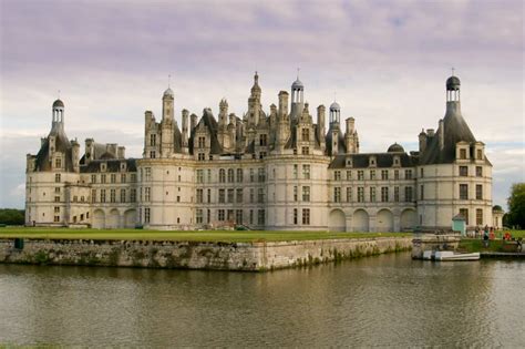 10 Stunning Historical Places In France To Add To Your Bucket List