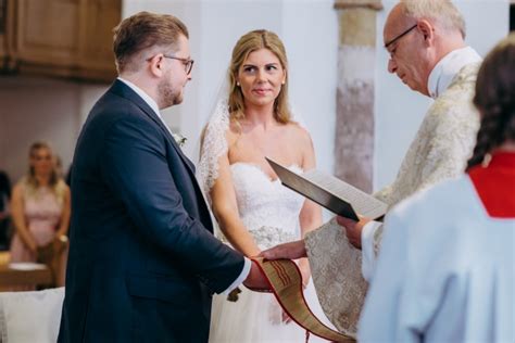 In der broschüre stellen stadt erkelenz und förderverein hohenbusch das ehemalige kreuzherrenkloster mit seinen vielfältigen angeboten vor. Eine Hochzeit auf Haus Hohenbusch in Erkelenz - Astrid ...