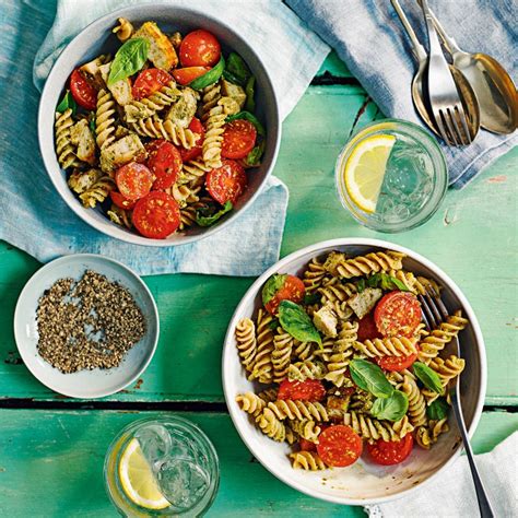 Chicken caesar pasta salad recipe {+video} | life made simple. Grilled chicken with pesto pasta | Healthy Recipe | WW UK