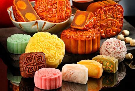 It falls on the 15th day of the 8th lunar calendar. Mid-Autumn Festival Special: Where to Eat Top 10 Ranked ...
