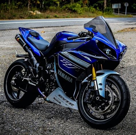 Yamaha R1 Blue Yamaha R1 Yamaha Motorcycles Ducati Sport Motorcycles