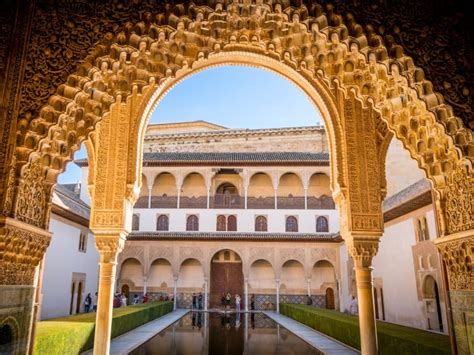10 Consejos Para Visitar La Alhambra De Granada Hellotickets