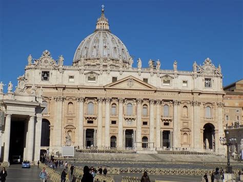 Peter in the vatican) atau lebih dikenal dengan basilika santo petrus adalah sebuah basilika utama katolik di kota vatikan, dikelilingi oleh roma. Basilika Santo Petrus (Vatican City, Italia) - Review