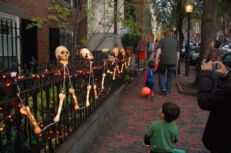 Beacon Hill Halloween Trick Or Treating In Beacon Hill Bo Flickr