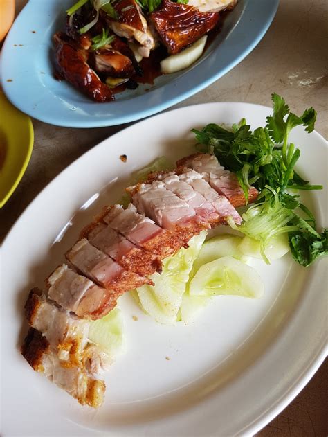 Located beside the seberang jaya market, the hawker centre has rows of hawker stalls with tables in the midsts of them. Kie Kee Chicken Rice, Medan Selera, PJ Old Town, Petaling ...