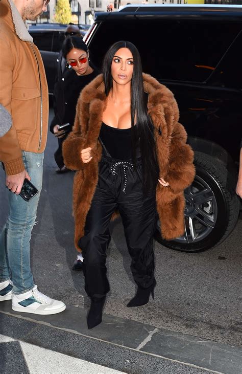 kim kardashian in brown fur coat 01 gotceleb