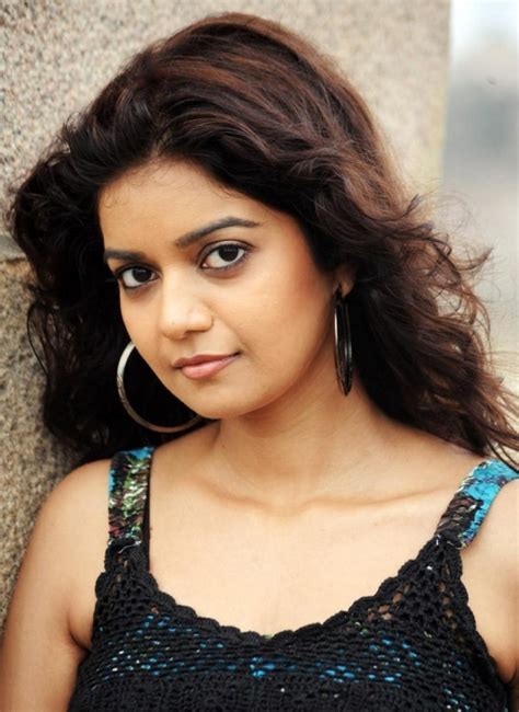 tamil actors unseen photoshoot stills tamil actress swathi latest photo gallery high quality