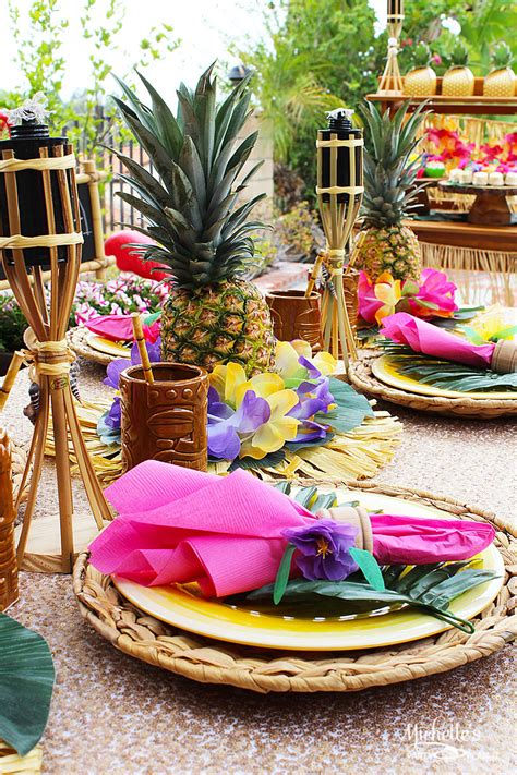 Easy Luau Party Ideas Michelles Party Plan It Luau Theme Party Hawaiian Party Decorations