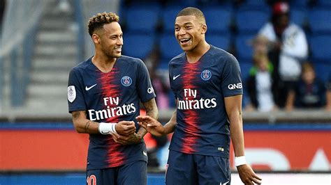 Neymar has been the most likely candidate to take up the mantle from lionel messi and cristiano ronaldo as the neymar is the best player in the world. Mbappe Membuat Neymar Kian Jauh dari Messi - Ligalaga
