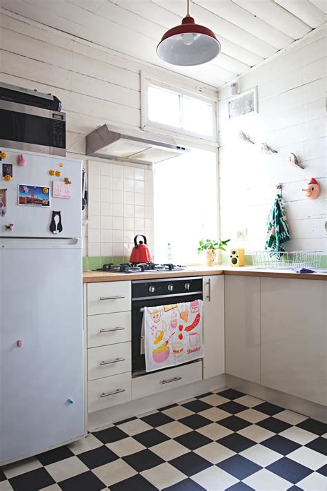 Not a ton of room to get creative, but give us an inch and we'll give you a mile of ideas. The 21 Best Storage Ideas for Small Kitchens | Kitchn