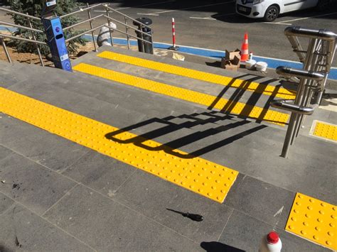 görme engelli yürüme yolu tpu tabanlı
