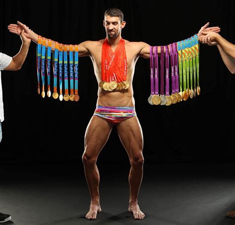michael phelps posa con sus 28 medallas olímpicas en una espectacular sesión de fotos antena 3