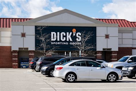 Dicks Sporting Goods Ceo Says Company Will Stop Selling Assault Style Rifles Set Under 21 Ban