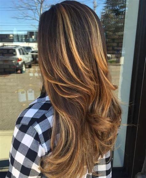 The hair appears fuller, more glossy and healthy. 1001 + Ideas for Brown Hair With Blonde Highlights or Balayage