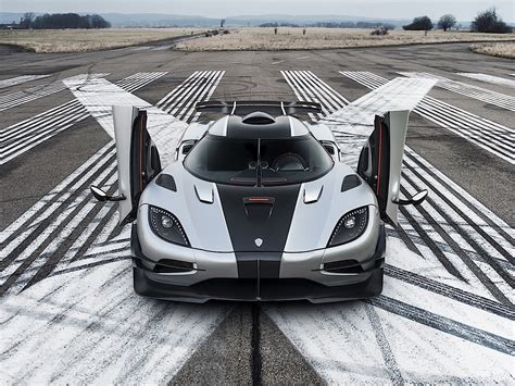 A bold and unexpected approach to. KOENIGSEGG One:1 specs & photos - 2014, 2015 - autoevolution