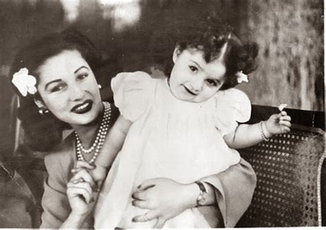 ولدت الأميرة فوزية في السابع من إبريل 1940، في قصر عابدين بالقاهرة أحد قصور الأسرة العلوية الحاكمة، في السنة الرابعة لتولي والدها الملك فاروق سدة الحكم في مصر، أطلق عليها لقب فوزية الصغرى، تمييزا لها عن الأميرة فوزية الكبرى، عمتها وشقيقة أبيها. فى ذكرى وفاتها.. أسرار من حياة الأميرة فوزية أجمل بنات ...