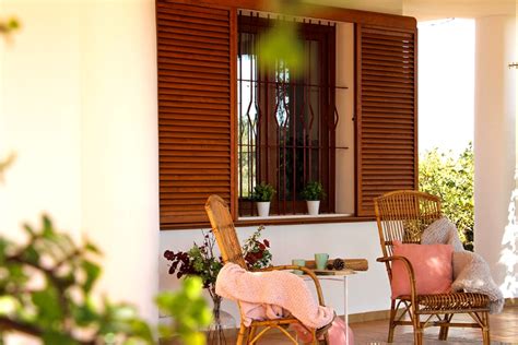 16 Excellent Mediterranean Porch Designs Good For Each Event