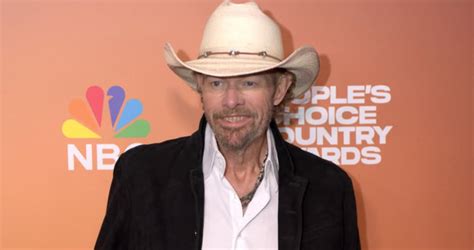 Toby Keith Teases Forthcoming Tour Were Getting The Trucks And Buses Fired Up Music Mayhem
