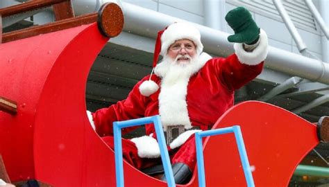 The parade is always held on the saturday prior to thanksgiving in downtown grand rapids and serves to kick off the holiday season in west michigan. The Grand Rapids Santa Parade is Always the Saturday ...