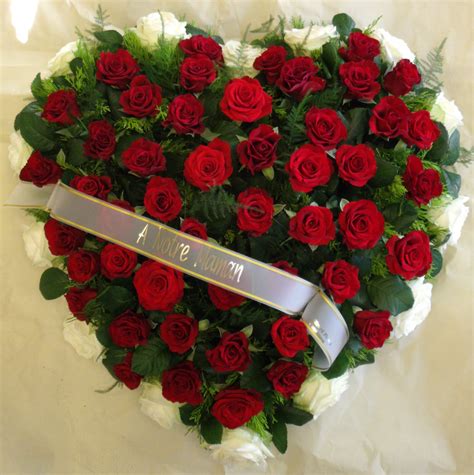 N°106 Coeur De Roses à Partir De 150€ Girard Fleurs