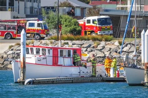 Tasmania Fire Service Attend Boat Fire At George Town