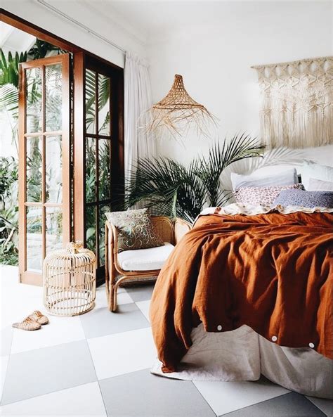 Its dark atmosphere will not. Earthy tone bedroom with a touch of bohemian style | Home ...
