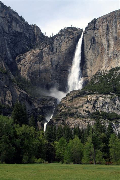 Yosemite National Park Hiking Waterfalls Streams And Rivers — Merced