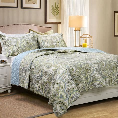 Check out our queen comforter sets selection for the very best in unique or custom, handmade pieces from our duvet covers shops. Green Paisley Printed Bedding Set Luxury Oversized Queen ...