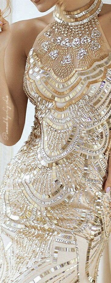 Pin By Nadia 👑 Karam On Fashionista⭐️haute Couture Fashion Classy Outfits For Women Gold Fashion