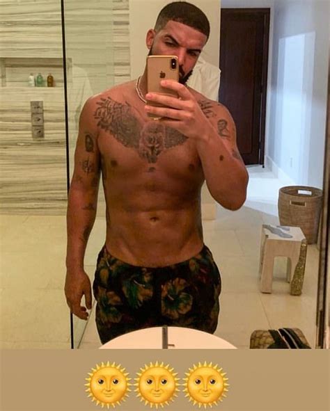 Drake Shows Off His Ripped Physique In Shirtless SelfieÂ