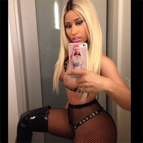 Nicki Minaj Topless Naked Selfie Unseen