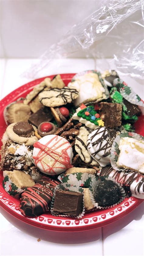 36 Diy Christmas Cookie Baskets Ideas This Is Edit